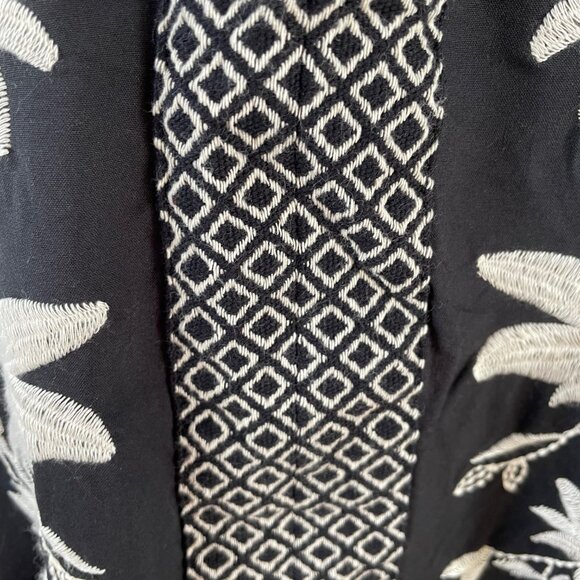 Venus Embroidered Blouse - Made in India - Picture 4 of 10